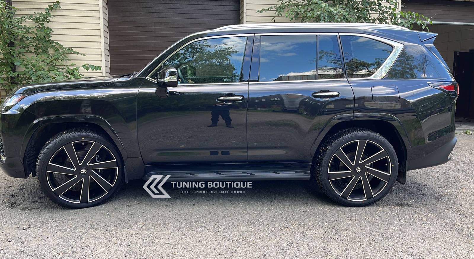 Lexus LX600 на 24" кованых дисках нашего производства фото 1